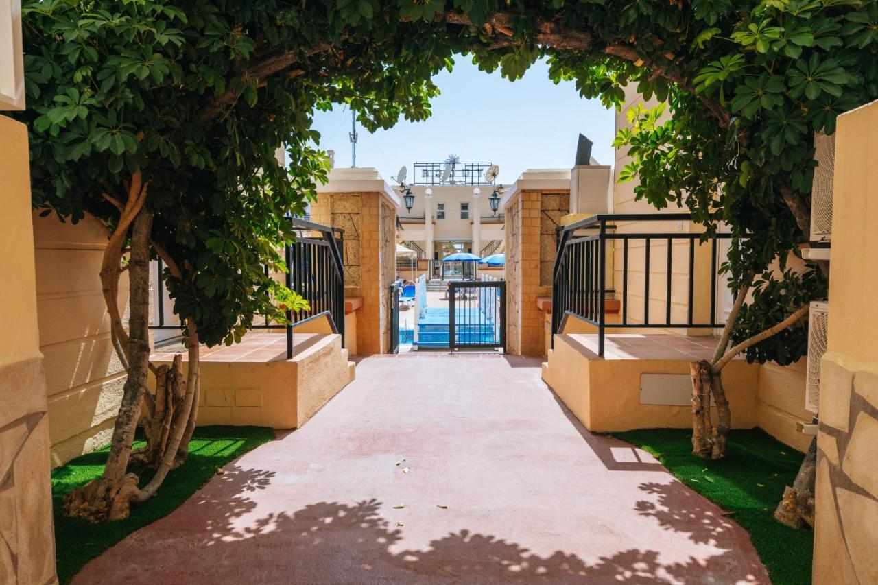 Amazing Renovated Pool View Apt, Aircon, 2 Min To Fanabe Beach أذيخي المظهر الخارجي الصورة